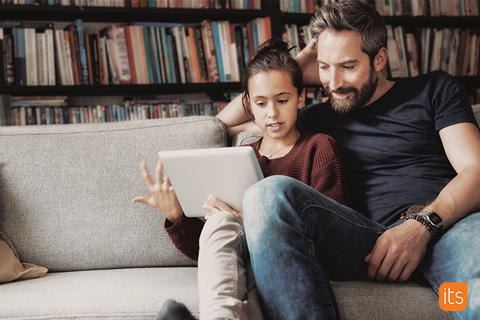 DAD-WITH-DAUGHTER-TABLET DAD-WITH-DAUGHTER-TABLET